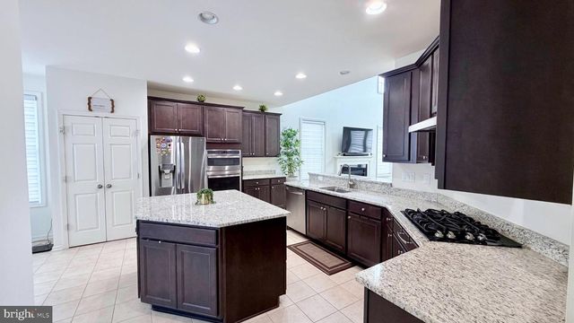 98 APPLEGATE WAY, Chesterfield, NJ 08515