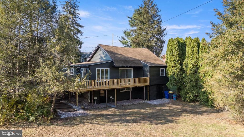 208 S ELM ST, Robesonia, PA 19551