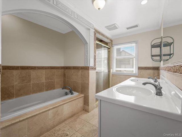 59 Franklin Place, Great Neck, NY 11023