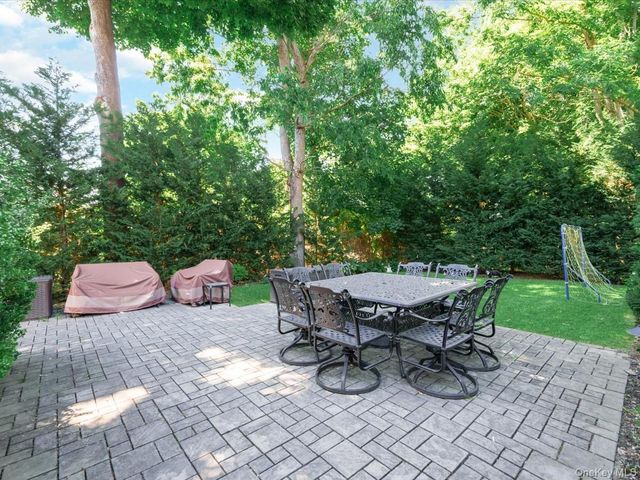 59 Franklin Place, Great Neck, NY 11023
