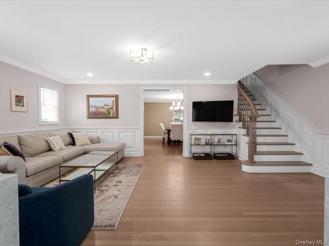 59 Franklin Place, Great Neck, NY 11023