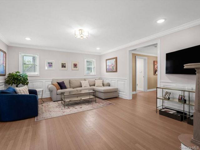59 Franklin Place, Great Neck, NY 11023