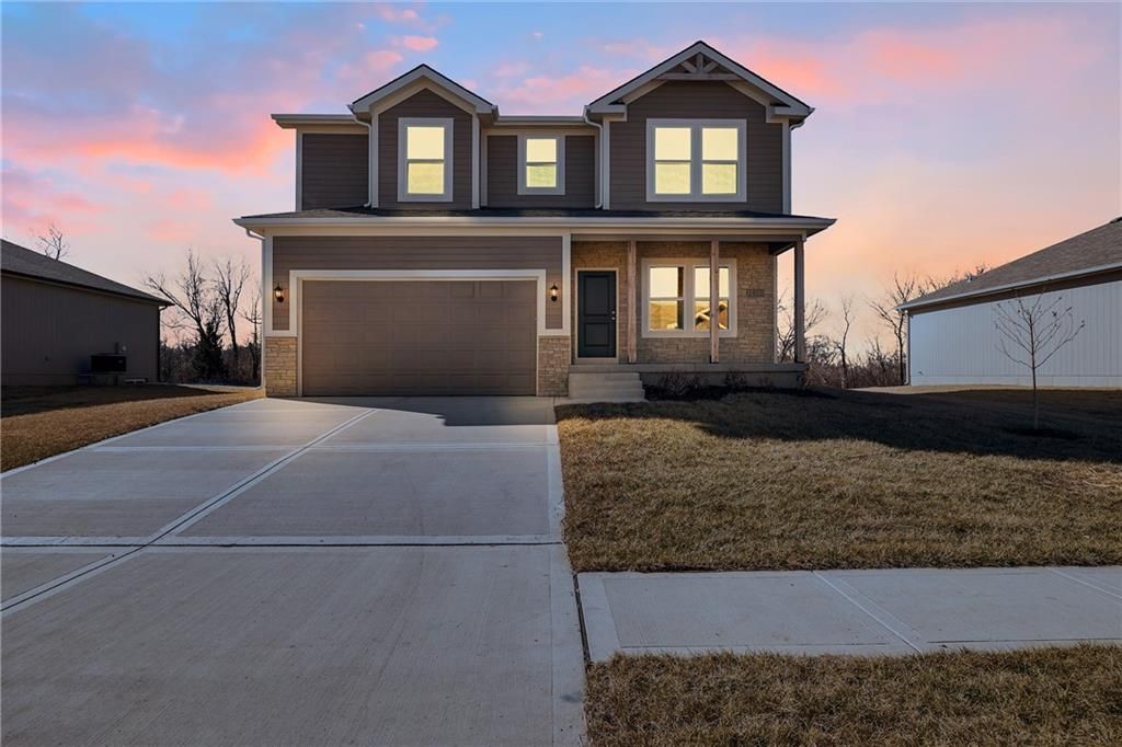 612 Wild Lupine Lane, Raymore, MO 64083