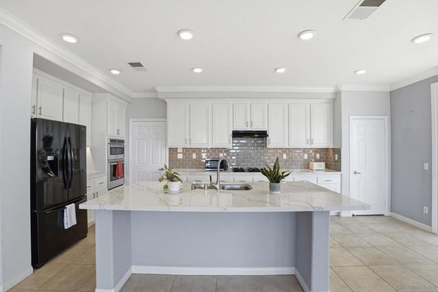 1032 Sea Reef Dr, San Diego, CA 92154