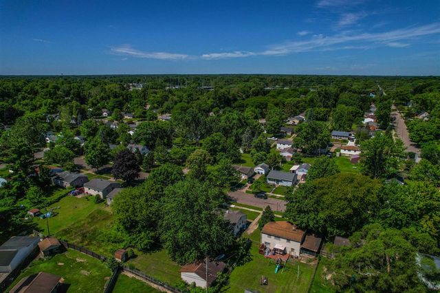 4627 Lowcroft Avenue, Lansing, MI 48910