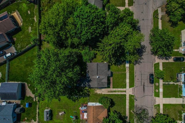 4627 Lowcroft Avenue, Lansing, MI 48910