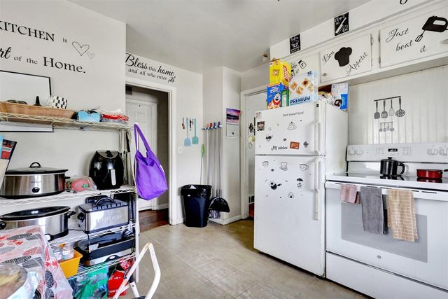 4627 Lowcroft Avenue, Lansing, MI 48910