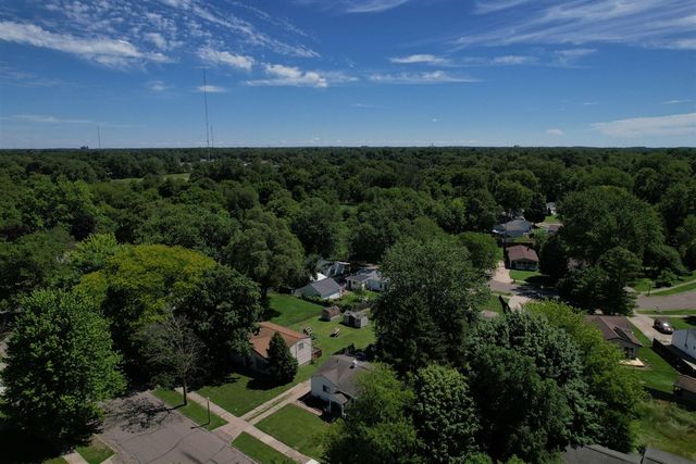 4627 Lowcroft Avenue, Lansing, MI 48910