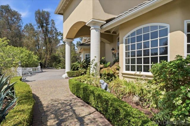 6150 Avenida Alteras, Rancho Santa Fe, CA 92067