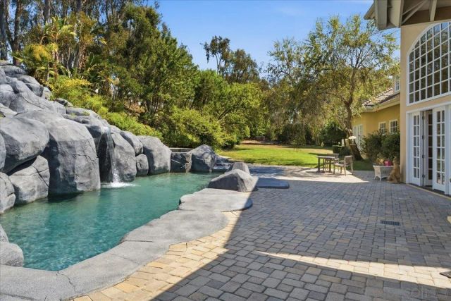 6150 Avenida Alteras, Rancho Santa Fe, CA 92067