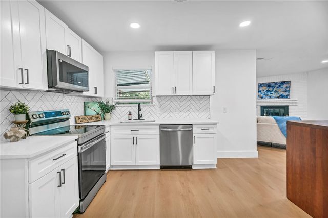 6437 Carousel Drive, Watauga, TX 76148