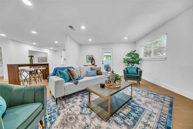 6437 Carousel Drive, Watauga, TX 76148