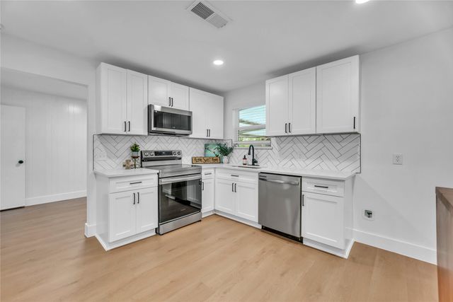 6437 Carousel Drive, Watauga, TX 76148