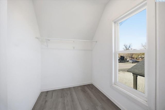 318 N 3 Ave, Mabton, WA 98935