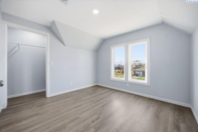 318 N 3 Ave, Mabton, WA 98935