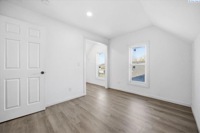 318 N 3 Ave, Mabton, WA 98935