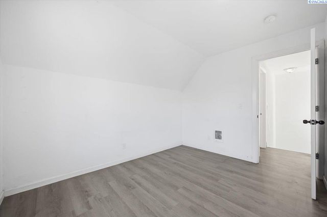 318 N 3 Ave, Mabton, WA 98935