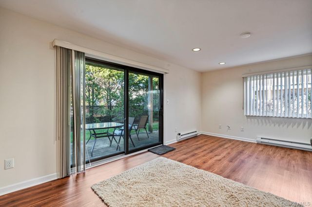 1 Anchorage Way 1401, Freeport, NY 11520