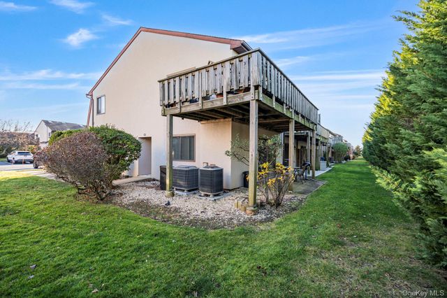 1 Anchorage Way 1401, Freeport, NY 11520