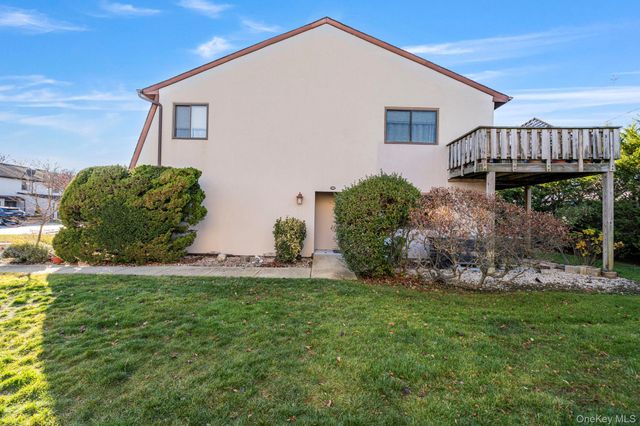 1 Anchorage Way 1401, Freeport, NY 11520