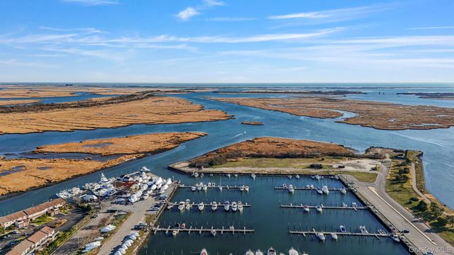 1 Anchorage Way 1401, Freeport, NY 11520