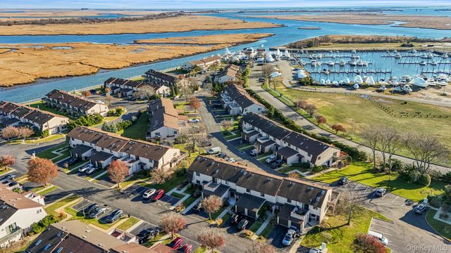 1 Anchorage Way 1401, Freeport, NY 11520