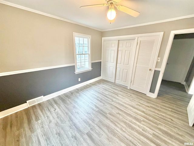 1460 BEECHER Street, Galesburg, IL 61401