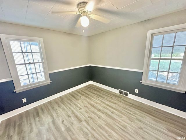 1460 BEECHER Street, Galesburg, IL 61401