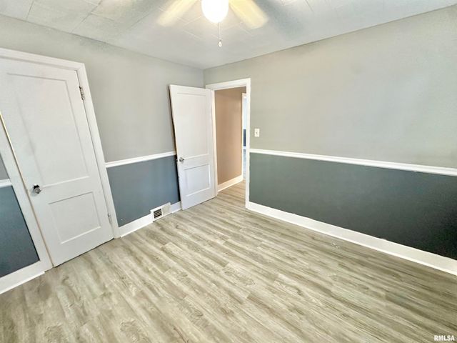 1460 BEECHER Street, Galesburg, IL 61401