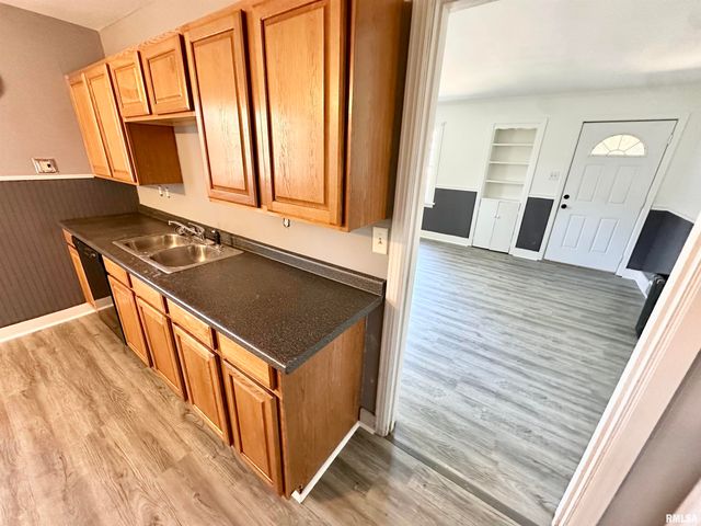 1460 BEECHER Street, Galesburg, IL 61401