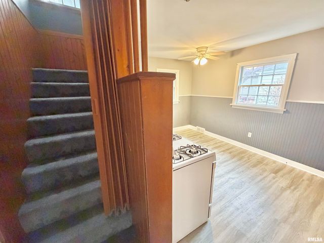 1460 BEECHER Street, Galesburg, IL 61401