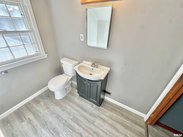 1460 BEECHER Street, Galesburg, IL 61401