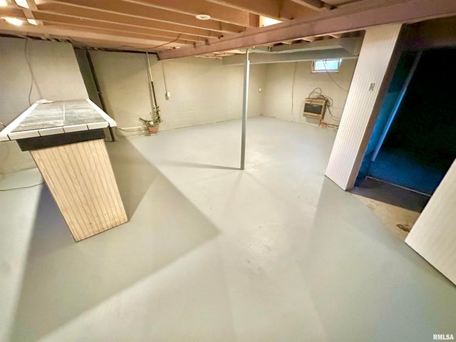 1460 BEECHER Street, Galesburg, IL 61401