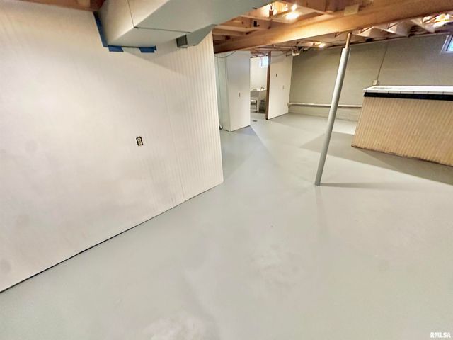 1460 BEECHER Street, Galesburg, IL 61401