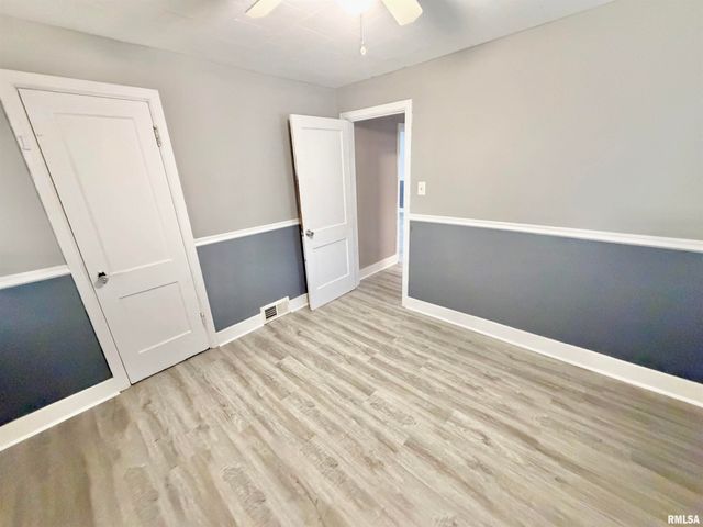 1460 BEECHER Street, Galesburg, IL 61401