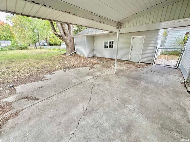 1460 BEECHER Street, Galesburg, IL 61401