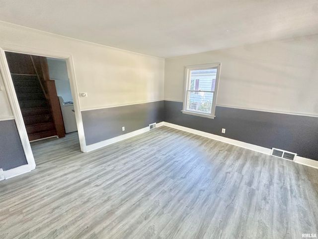 1460 BEECHER Street, Galesburg, IL 61401