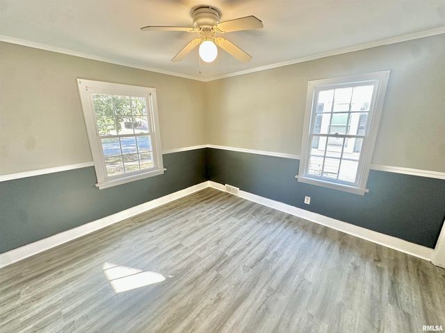 1460 BEECHER Street, Galesburg, IL 61401