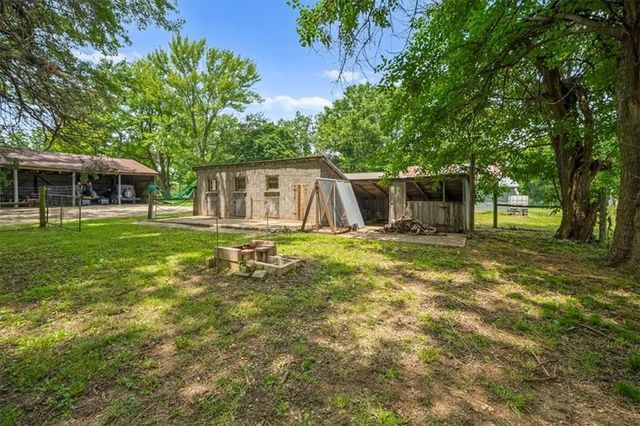 3281 W 319th Street, Louisburg, KS 66053