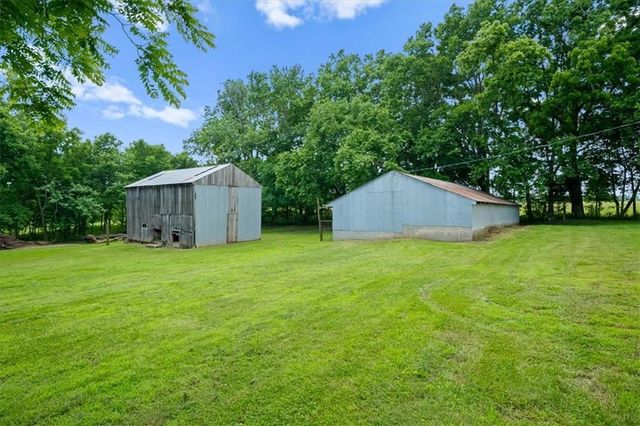 3281 W 319th Street, Louisburg, KS 66053