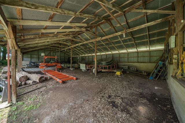 3281 W 319th Street, Louisburg, KS 66053