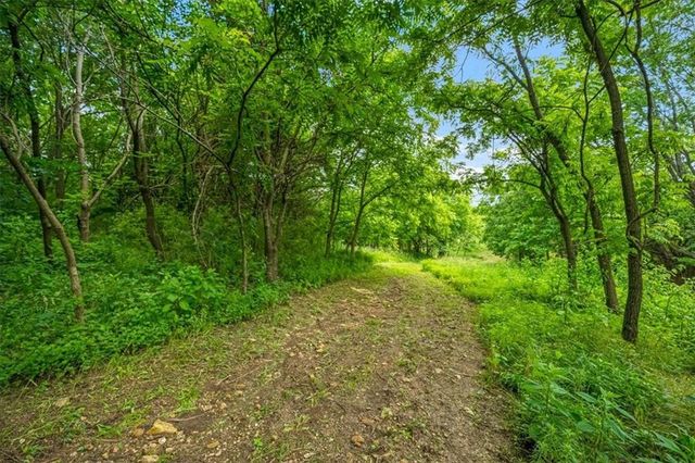 3281 W 319th Street, Louisburg, KS 66053