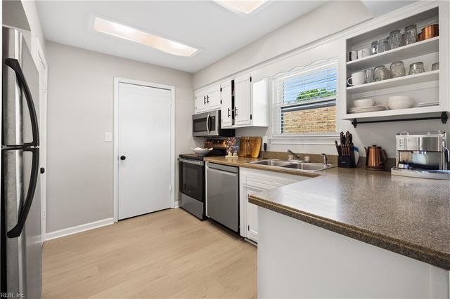 4754 Hollis RD, Virginia Beach, VA 23455