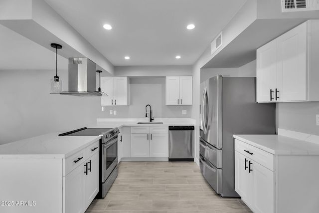 5607 N 73RD Avenue, Glendale, AZ 85303