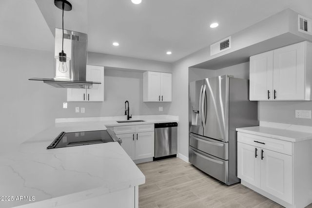 5607 N 73RD Avenue, Glendale, AZ 85303