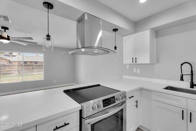 5607 N 73RD Avenue, Glendale, AZ 85303