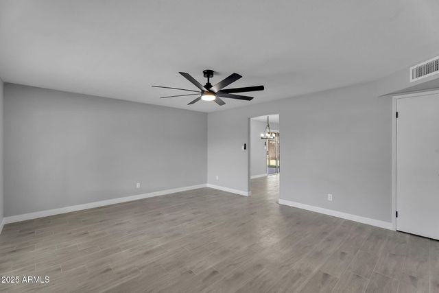 5607 N 73RD Avenue, Glendale, AZ 85303