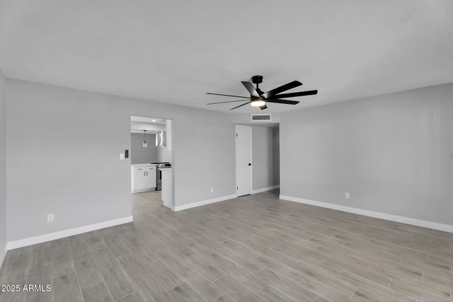 5607 N 73RD Avenue, Glendale, AZ 85303