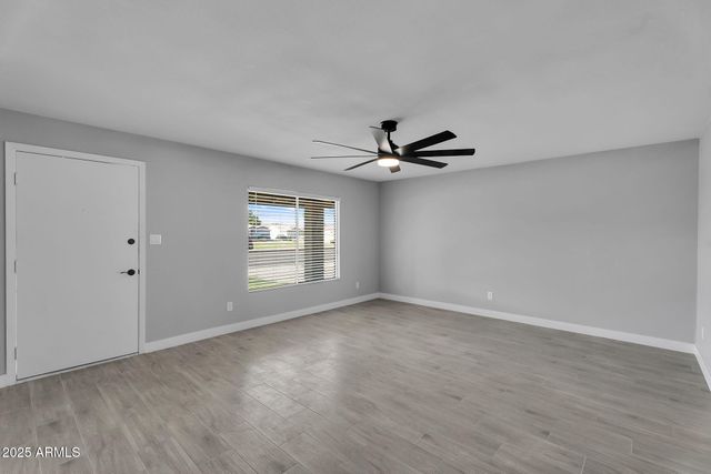 5607 N 73RD Avenue, Glendale, AZ 85303