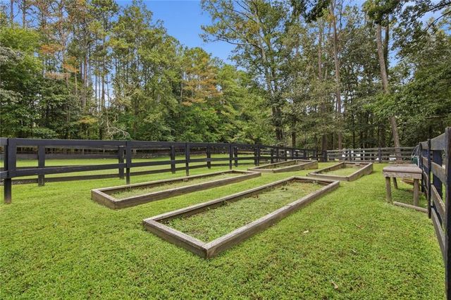 565 Old Lathemtown Road, Canton, GA 30115